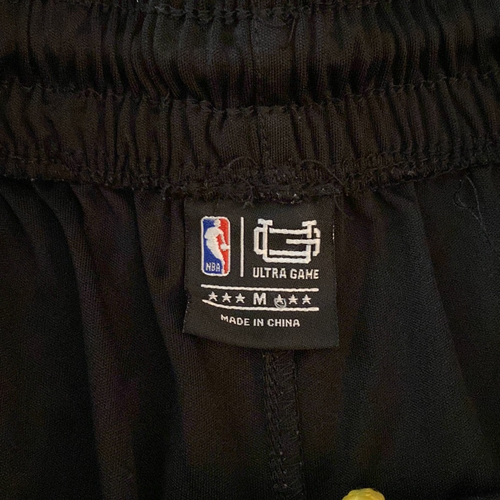 Los Angeles Lakers Basketball Shorts - Picture 2 of 3